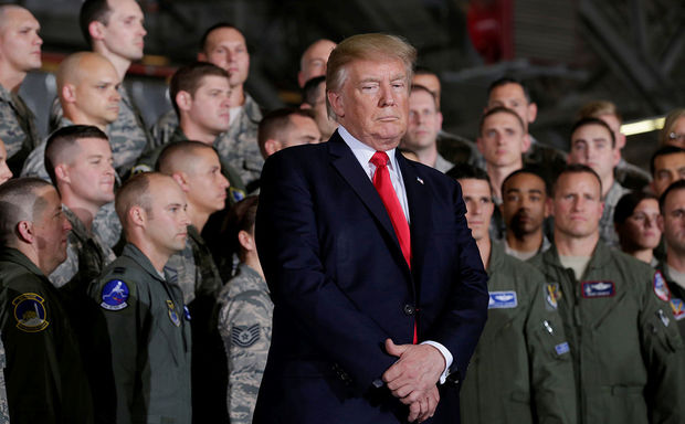 Trampın hərbi qərarlar vermək hüququ məhdudlaşdırıla bilər