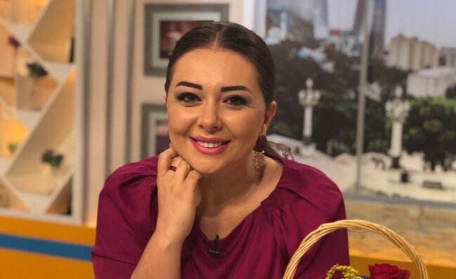 Məşhur aparıcı Azərbaycanı tərk etdi - FOTO