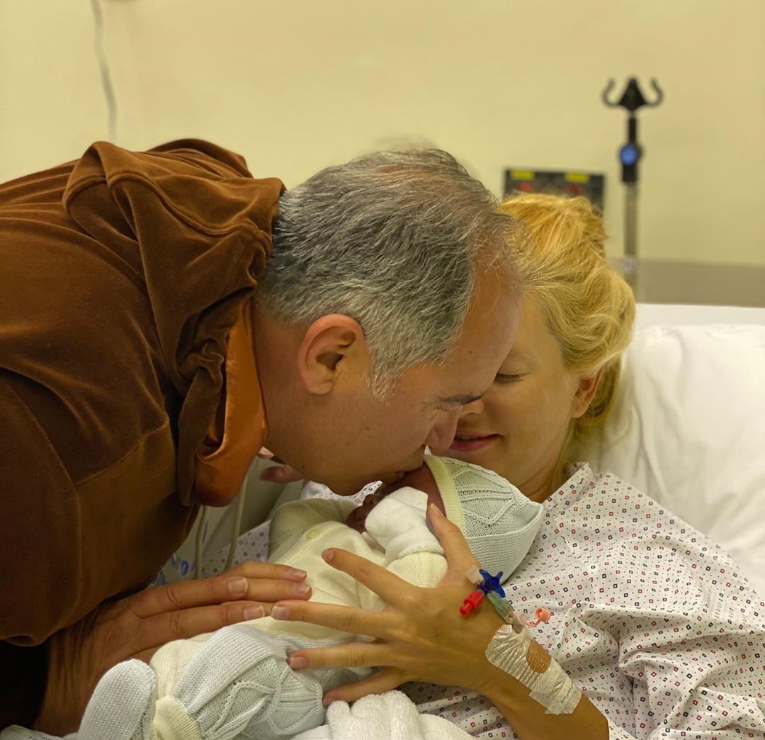 Azərbaycanlı milyarder Fərhad Əhmədov 6-cı dəfə ata oldu - FOTO