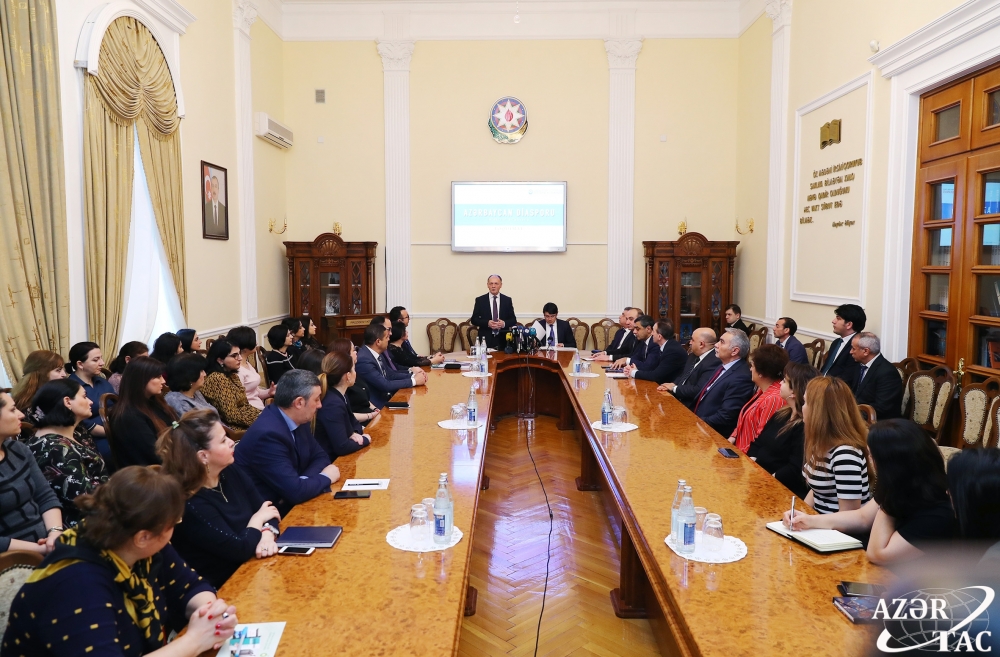 Prezident Kitabxanasında diasporla bağlı elektron kitabxana layihəsinin təqdimatı olub