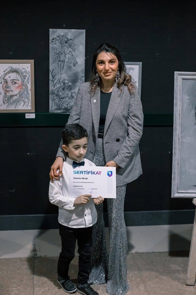 Uşaqlar arasında rəsm sərgisi keçirilib