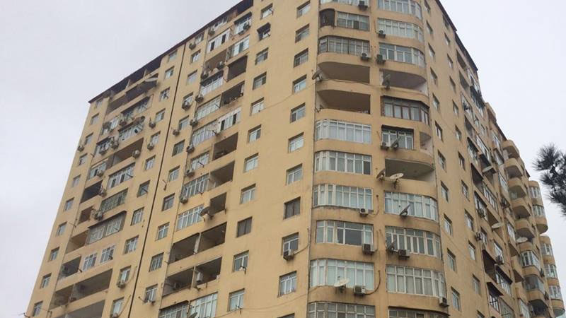 “15 mərtəbəli binanın 17-ci mərtəbəsi” - DK tikintini dayandırdı (VİDEO)