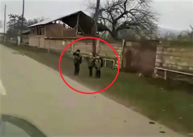 Sosial şəbəkələrdə hər kəs bu balaca uşaqlardan danışır (VİDEO)