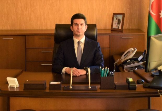 В Азербайджане глава ИВ отправил сотрудников на курсы английского языка