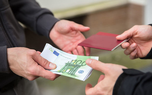 Азербайджанские мигранты стали жертвами мошенников