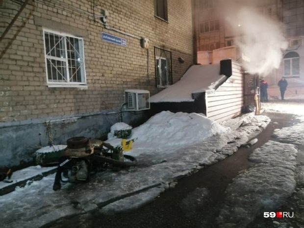 Hosteldə qaynar su borusu partladı: Ölənlər var - VİDEO