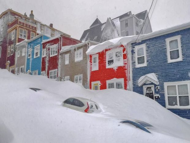 Ev saatlar içində qarın içinə batdı – VİDEO