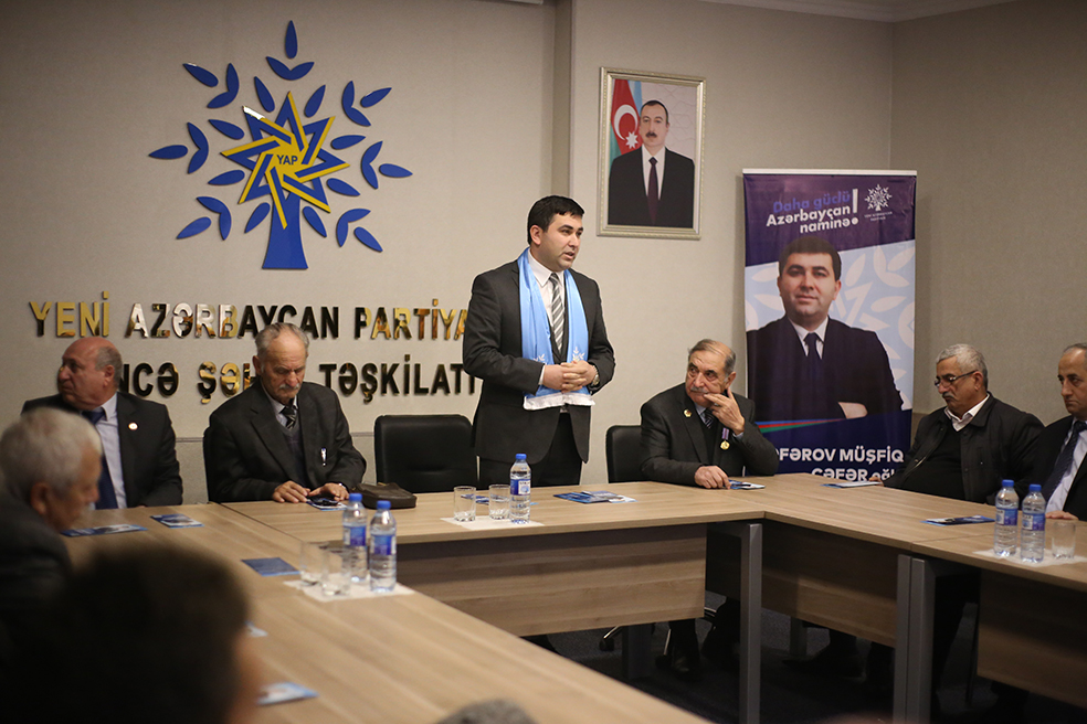 Müşfiq Cəfərov ağsaqqallarla görüşdü - FOTOLAR