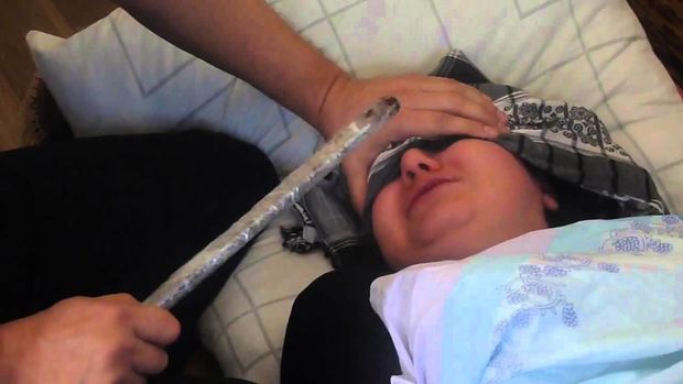 Homoseksual çeçen qadın: Valideynlərim döyə-döyə içimdən cin çıxarmaq istəyirdilər