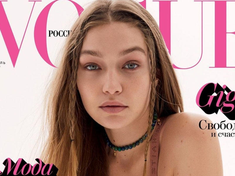 Cici jurnal üçün lüt soyundu - FOTOSESSİYA