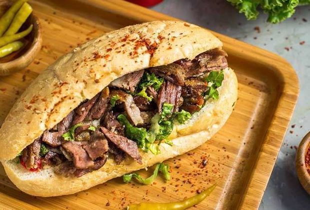 Шокирующее заявление UDOFED: Испорченное куриное мясо обрабатывают в хлорной воде и используют для донеров