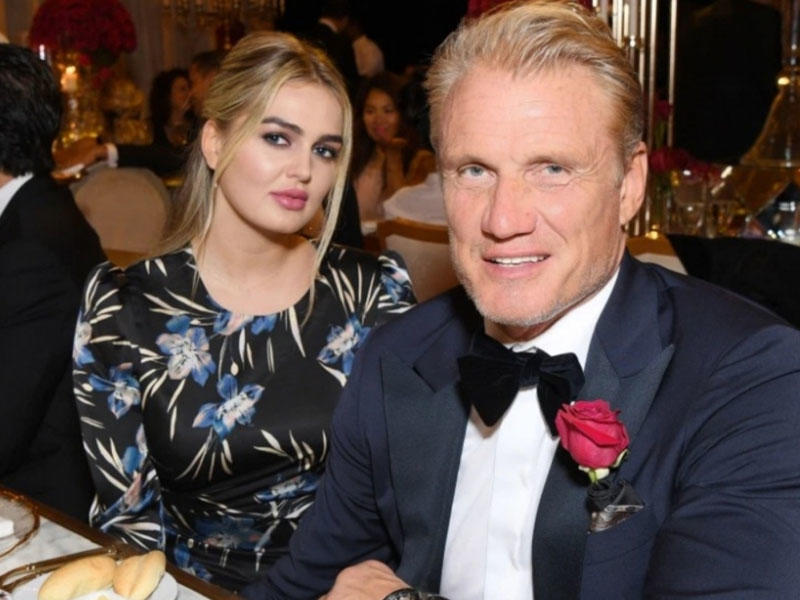 Aktyor özündən 38 yaş kiçik qızla sevgilidir