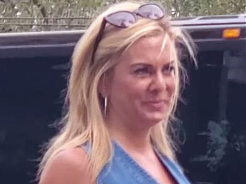 Qız anasını sevgilisi ilə öpüşərkən gördü, aləm qarışdı - FOTO