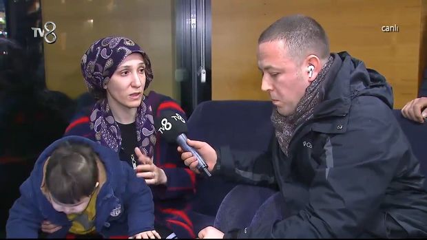 Dağıntılar altından çıxarılan azərbaycanlı qadın: “Ərimə dedim, evinə baxma, evimiz qucağımızdadır” - VİDEO