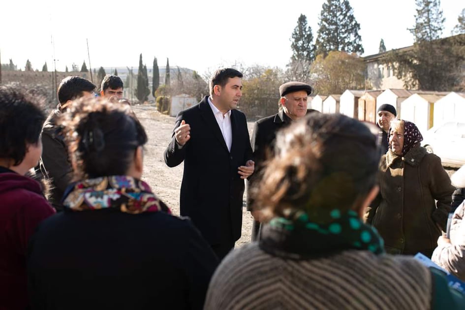 Müşfiq Cəfərov Gəncə şəhəri Nəriman Nərimanov prospekti sakinləri ilə görüşüb