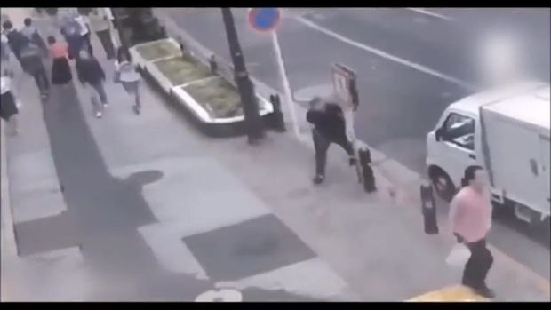 Anidən yolun ortasında peyda oldu, hamını çaş-baş saldı – VİDEO