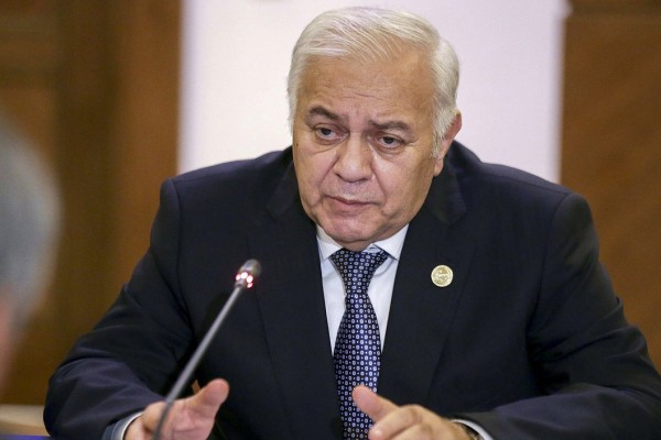 Oqtay Əsədov seçicilərlə görüşə getmədi - FOTOLAR