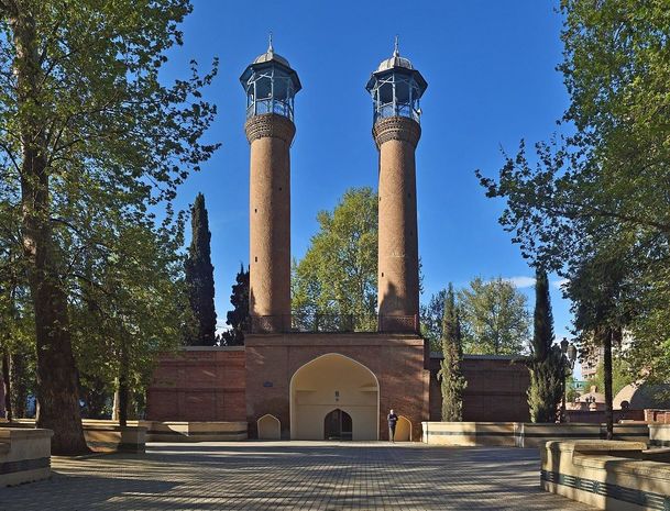 Gəncədə məsciddən “Quran” oğurlandı