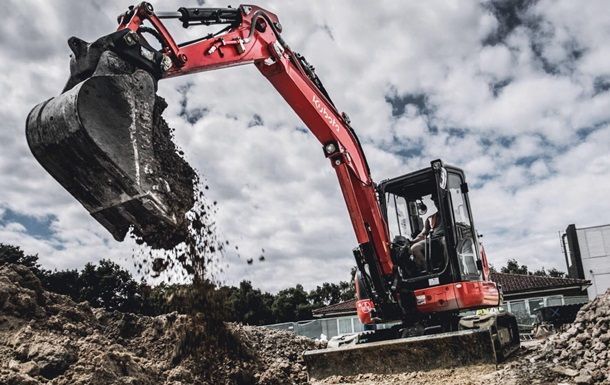 Рабочий случайно нашел на стройке сокровища - ФОТО