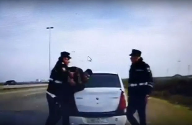 Bakıda sürücü polisə belə hücum etdi - ANBAAN VİDEO