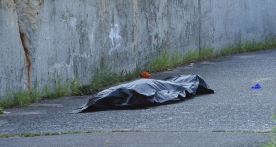 В Баку мужчина скончался от сердечного приступа, совершая покупки в магазине