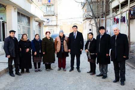 Müşfiq Cəfərovun təbliğat- təşviqat kampaniyasına eyni dairədən olan deputatlığa namizəd Üzeyir Əliyev öz vəkillərilə birlikdə qoşuldu.