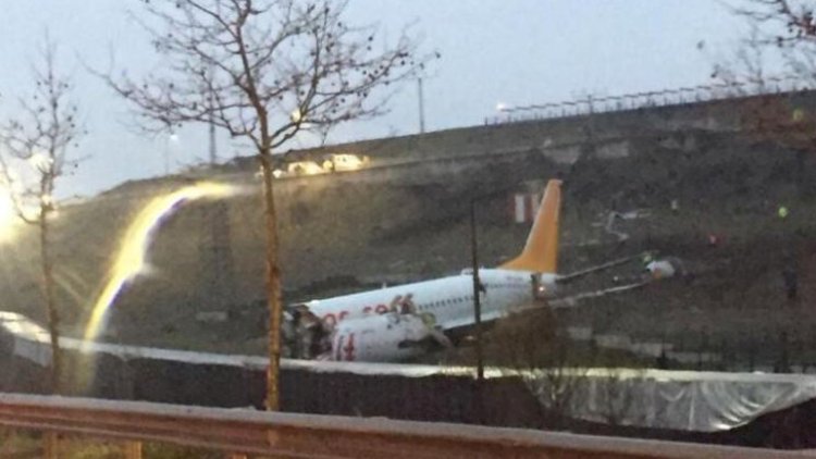 İstanbulda baş verən təyyarə qəzasından ANBAAN VİDEO