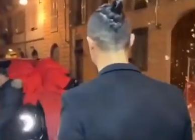 Ronaldoya “Gelandewagen“ hədiyyə olundu - Video