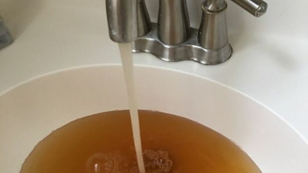 В Индии из водопроводных кранов полился алкоголь