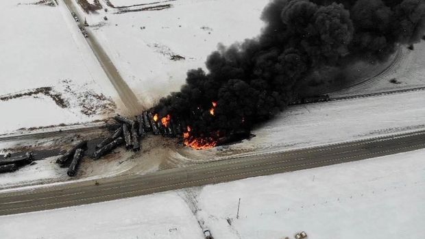 Масштабная авария в Канаде: взорвался поезд с нефтью – ВИДЕО