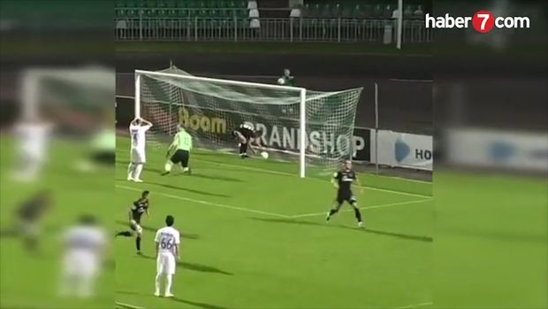 Futbol tarixində bənzəri olmayan qol qeydə alındı - VİDEO