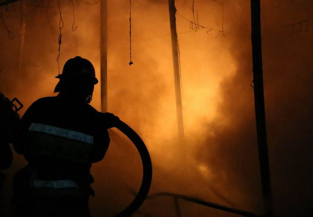 Qubada başlayan güclü yanğın evlərə keçə bilər - İki helikopter cəlb edildi