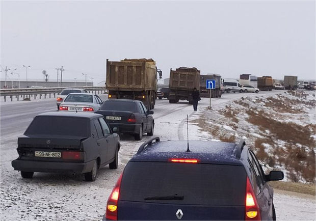 Qar Bakı-Quba yolunu iflic etdi - VİDEO