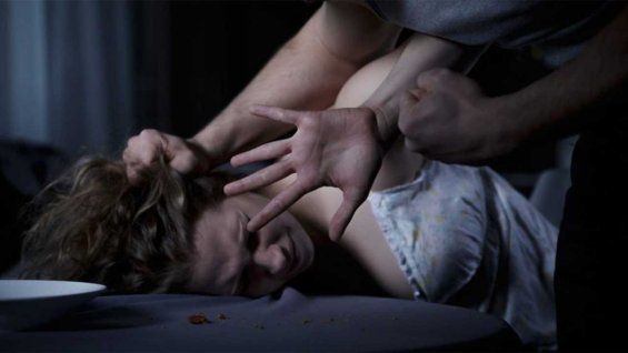 Tələbələr qızı qonaqlığa çağırıb təcavüz etdilər