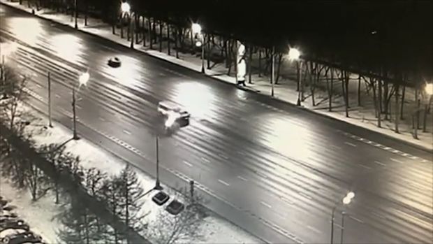 Taksi ilə mikroavtobus toqquşdu: Ölən və yaralananlar var - VİDEO