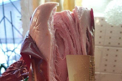 EHTİYATLI OLUN! - Bu kolbasa partlayır - FOTOLAR