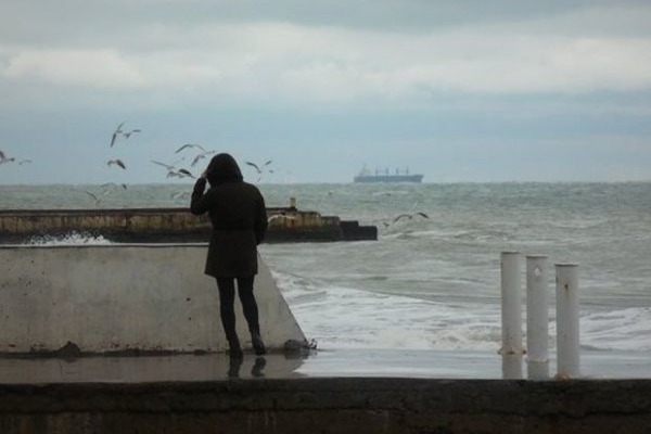Rayondan oxumağa gələn 17 yaşlı qız evli kişidən uşaq dünyaya gətirdi