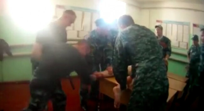 Azərbaycanlıya Rusiya həbsxanasında dəhşətli İŞGƏNCƏLƏR VERİLİR