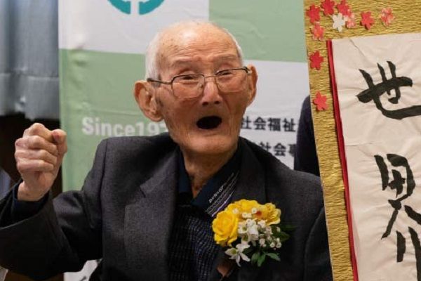 Rekordun yeni sahibi: Dünyanın ən yaşlı kişisi - FOTO