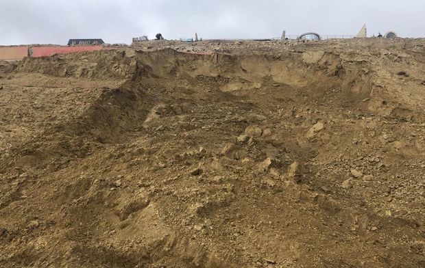 В поселке Бадамдар вновь произошел оползень