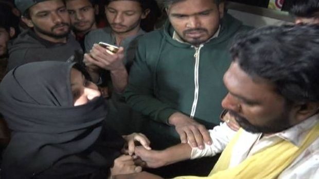 Pakistanda gəlinin qohumları bəyi toydan qovublar