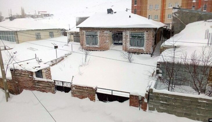 Xalxala 4 metr hündürlüyündə qar yağıb