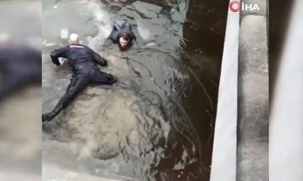 Buz bağlayan çay intiharın qarşısını aldı - VİDEO