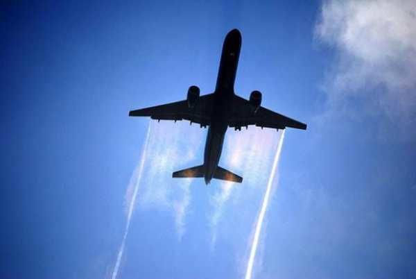 Ученые предложили изменить высоту полета самолетов
