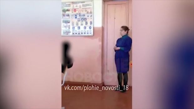 Rusiyada müəllimə qarşı edilən zorakılıq hiddət yaratdı - VİDEO
