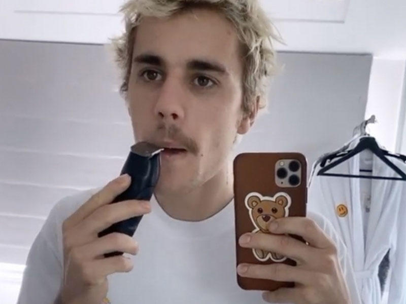 Pərəstişkarlarına görə bığını qırxdı - FOTO