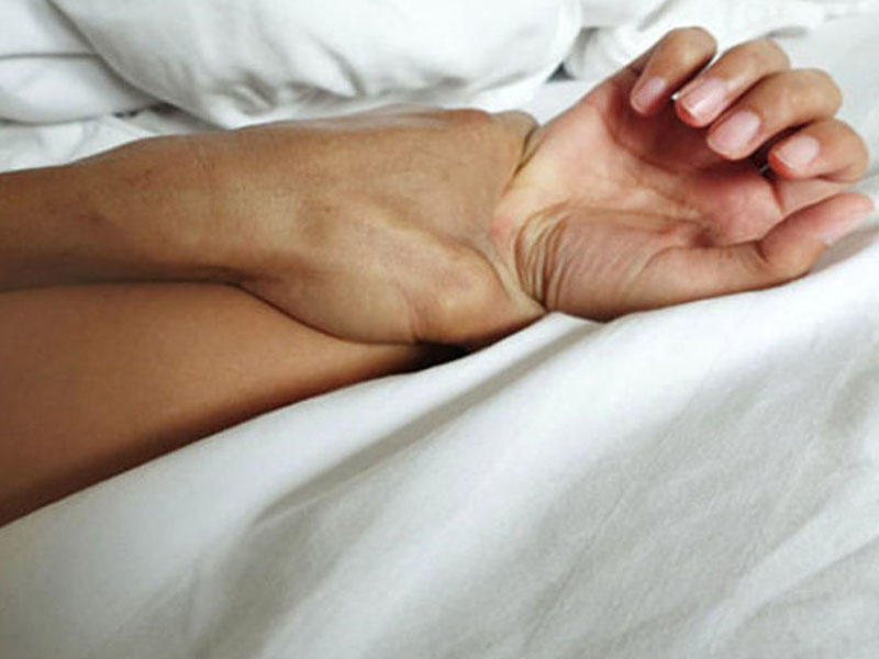 Kartof vermək adı ilə qadını evinə çağırıb zorladı