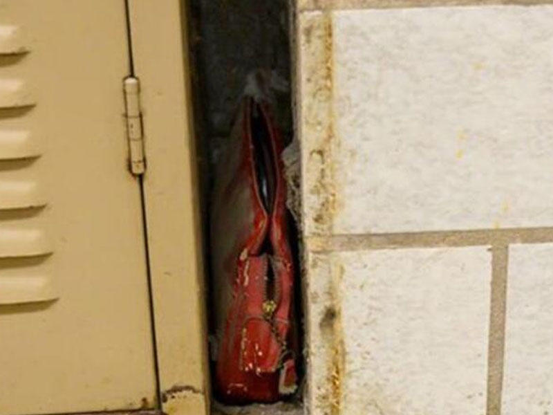 63 il əvvəl itən çantanı tapdılar - İçinə baxanda ŞOK OLDULAR - FOTO