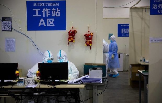 Число погибших от коронавируса в Китае достигло 2236