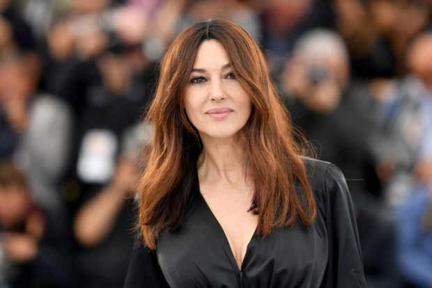 55 yaşlı Monika Belluççi dəbli jurnal üçün açıq-saçıq şəkillər çəkdirdi
